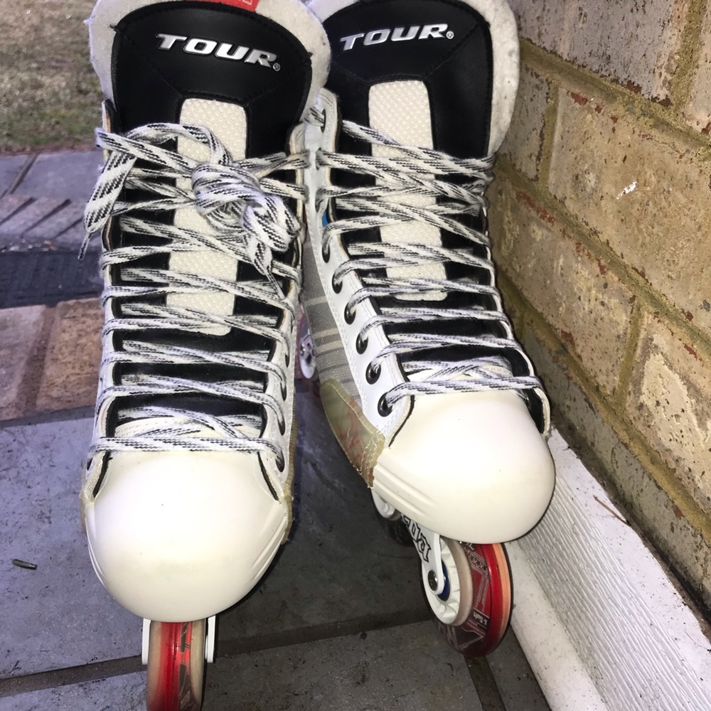 Tour inline hockey skates